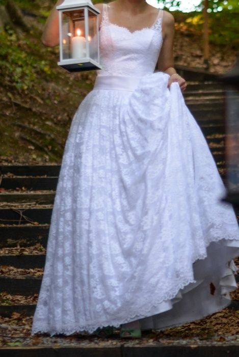 suknia ślubna biała koronka princes romantyczna delikatna