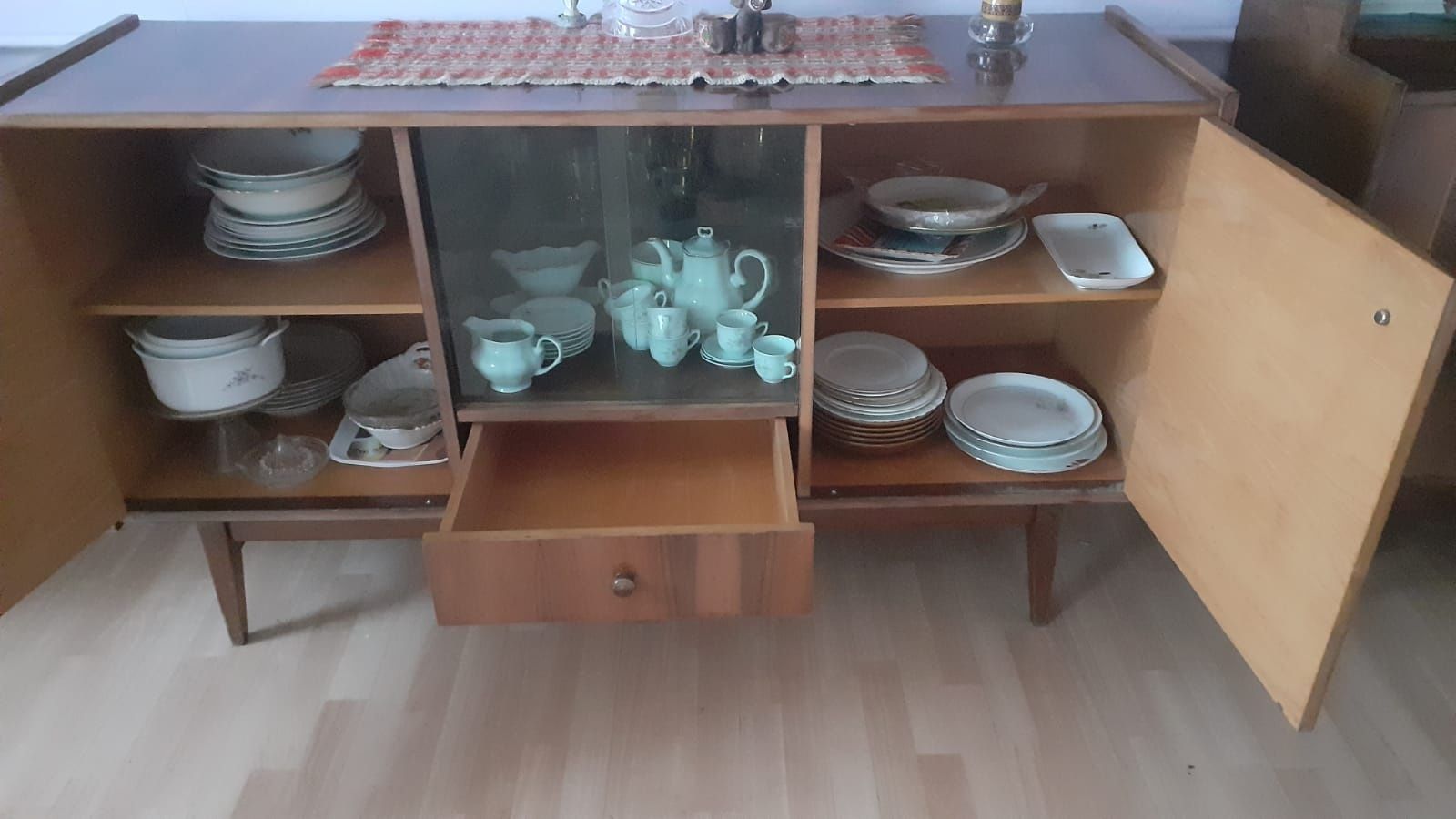 Zestaw mebli do salonu.
