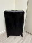 Walizka RIMOWA Essential Check-in L w matowej czerni Salsa