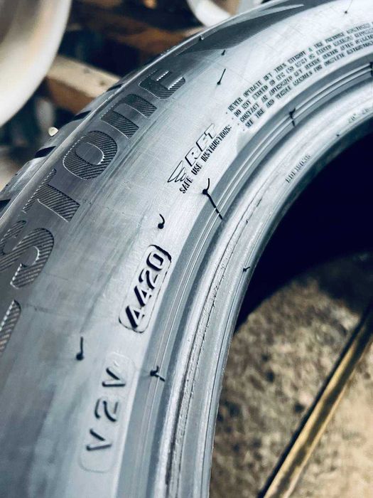 Шини Резина Зимові 20Рік 275 45 20 Bridgestone Blizzak LM001 RFT 4шт