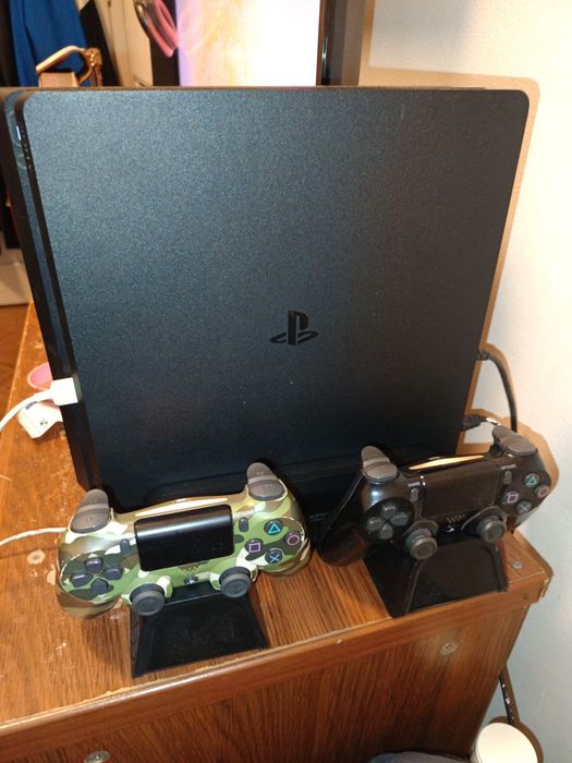 PlayStation 4 com jogos e extras