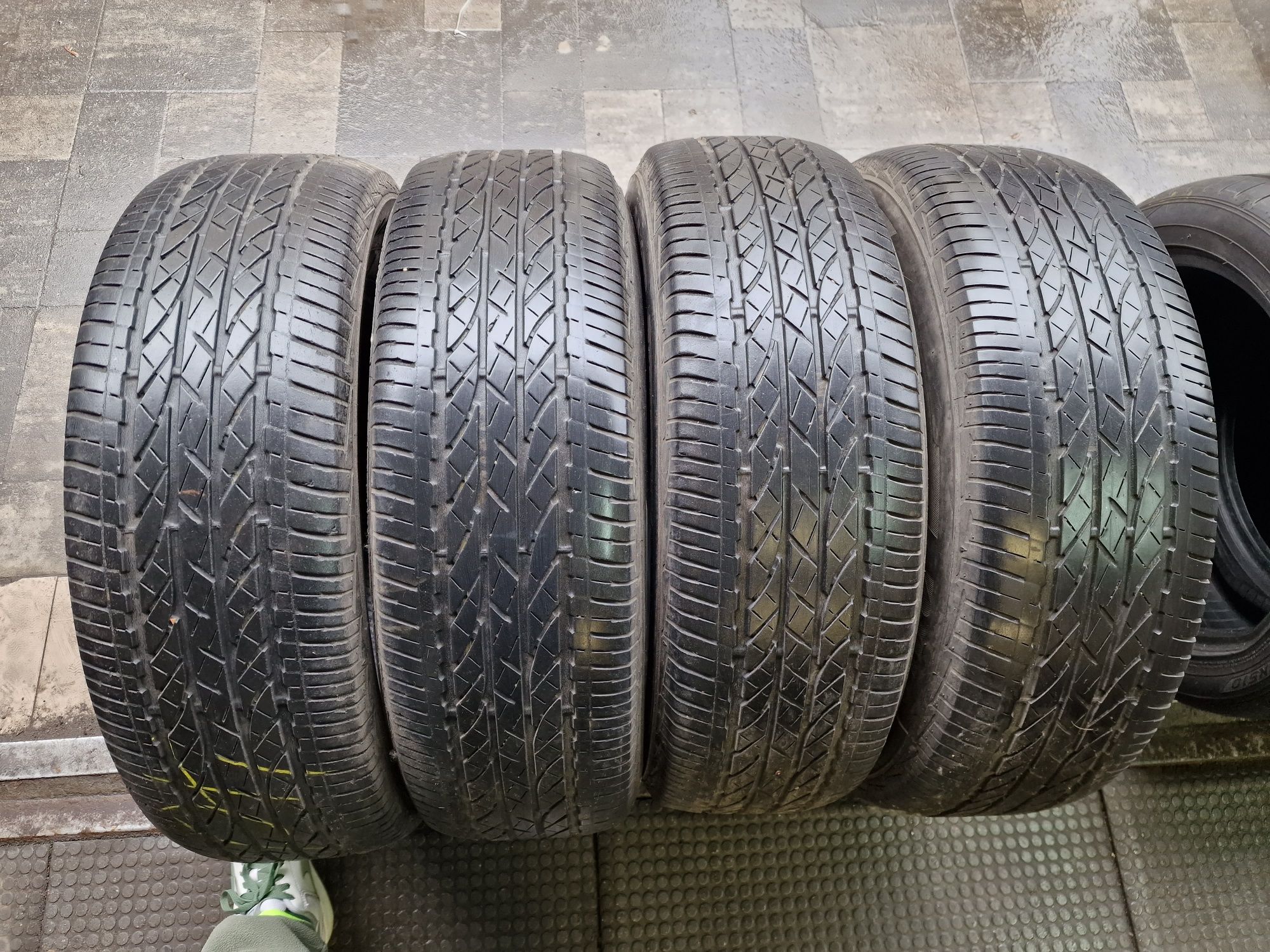 Летняя резина 225/65 R17 Bridgestone Dueler