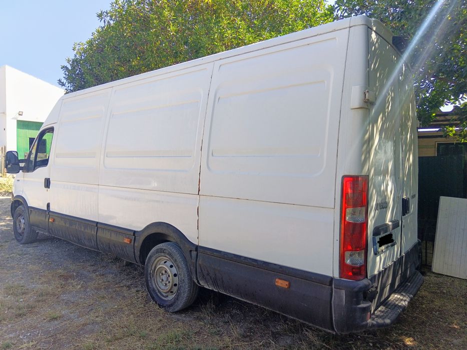 Iveco Daily 2014 • Motor fiável • 8500 negociável