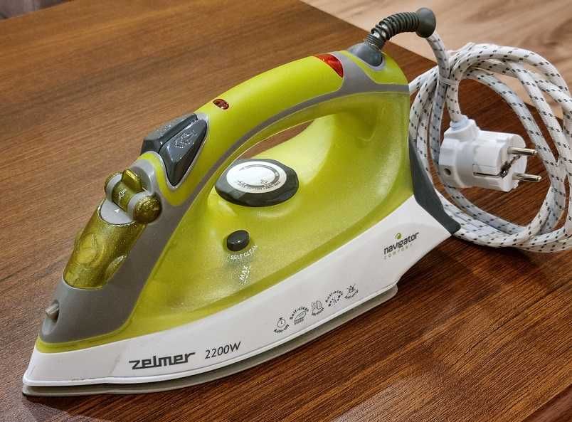 Żelazko Zelmer 2200W - używane, w idealnym stanie.