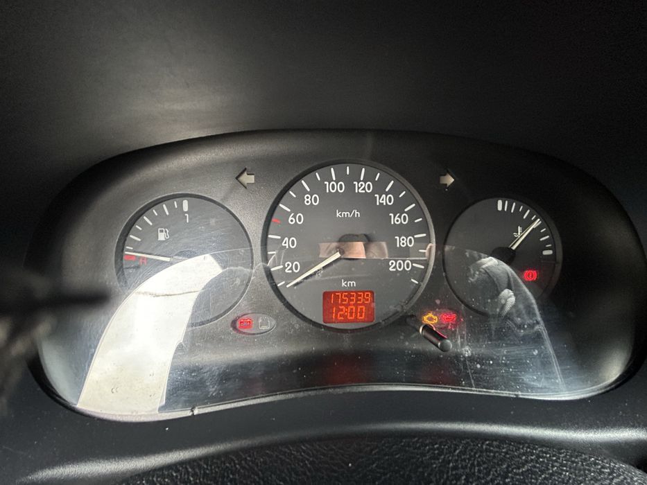 Renout Thalia 2002 1.4 benzyna pierwszy właściciel salon PL