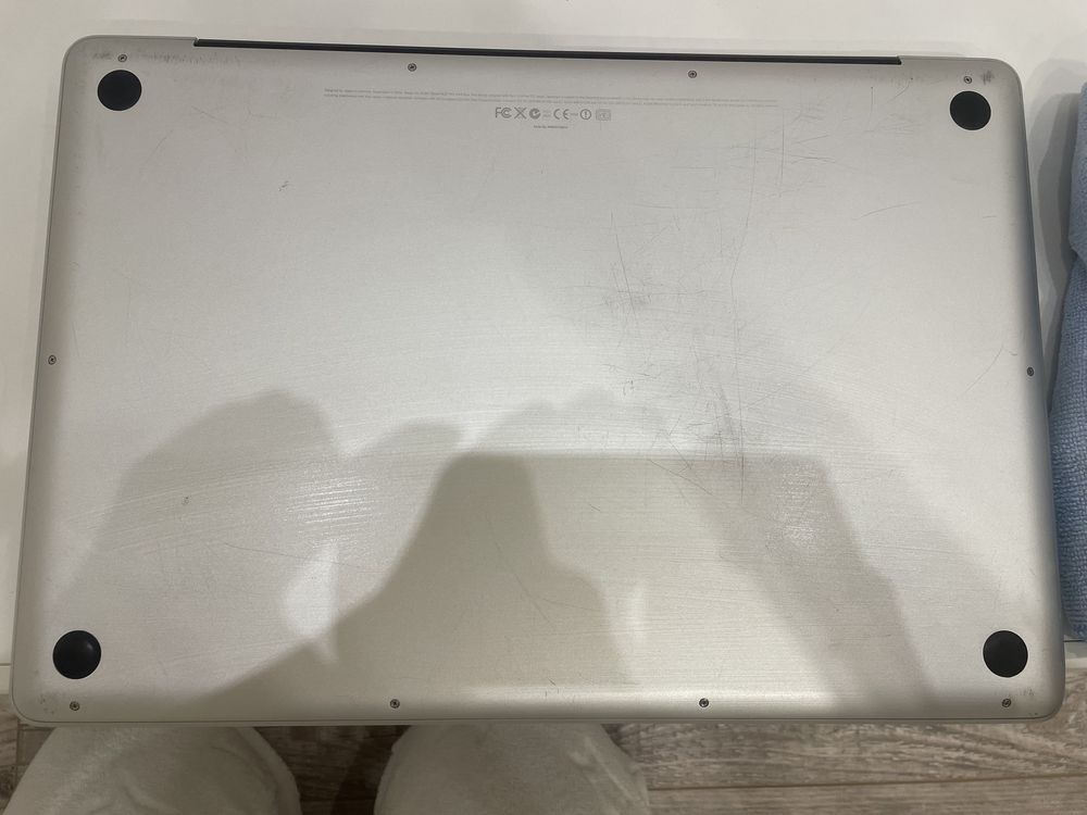 Uszkodzony laptop MacBook Pro model A1297 17 cali