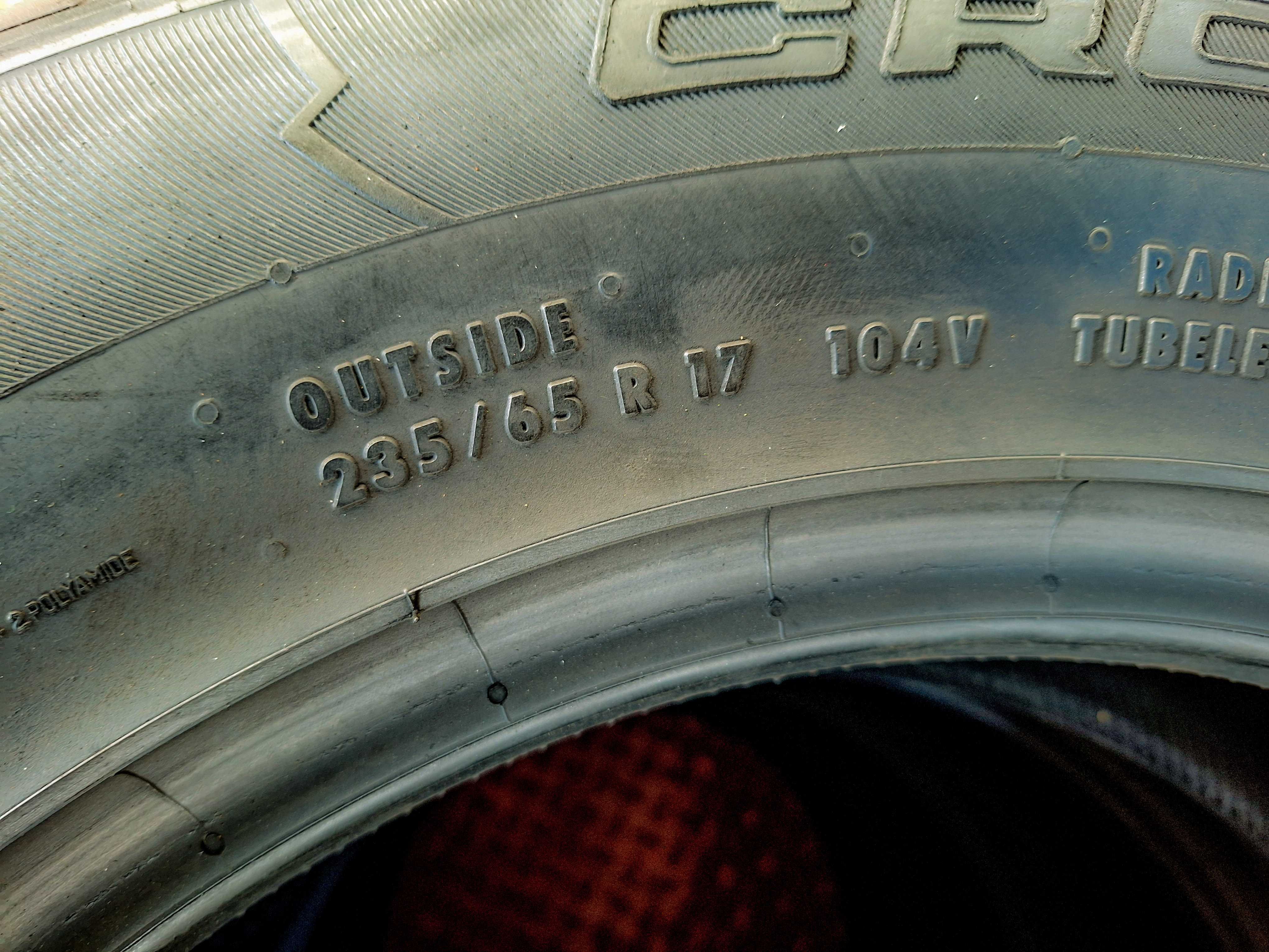 235/65 R17 Continental CrossContact UHP