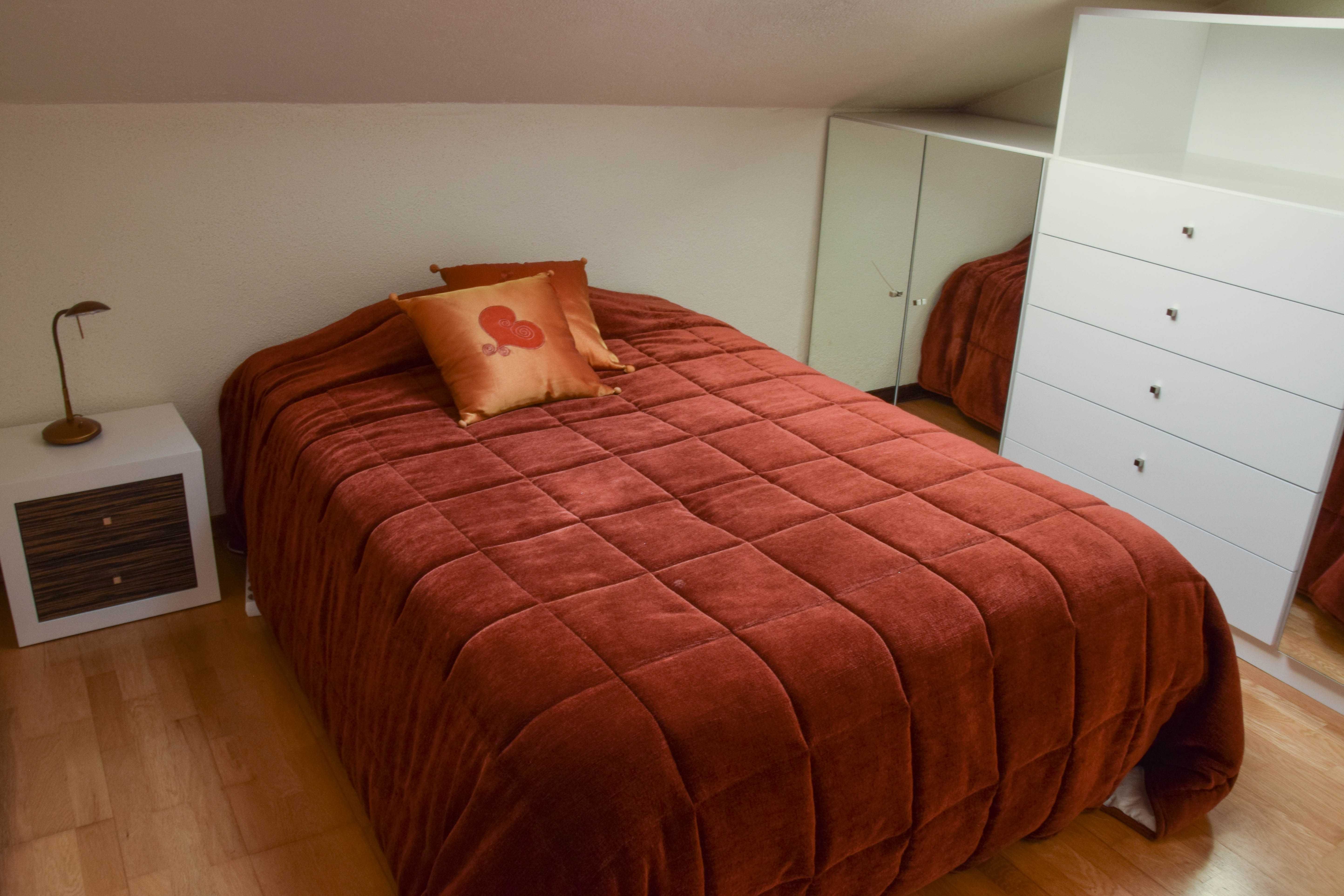 Apartamento T2 + 1  em  Algés (Negociável)