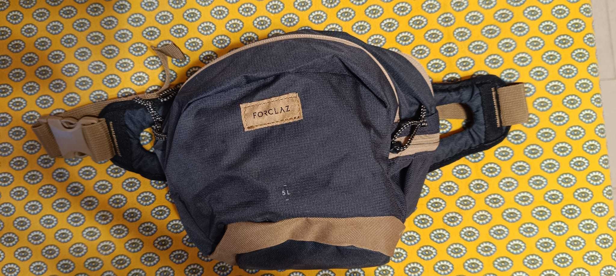 Funcional bolsa de cintura preta FORCLAZ 5l