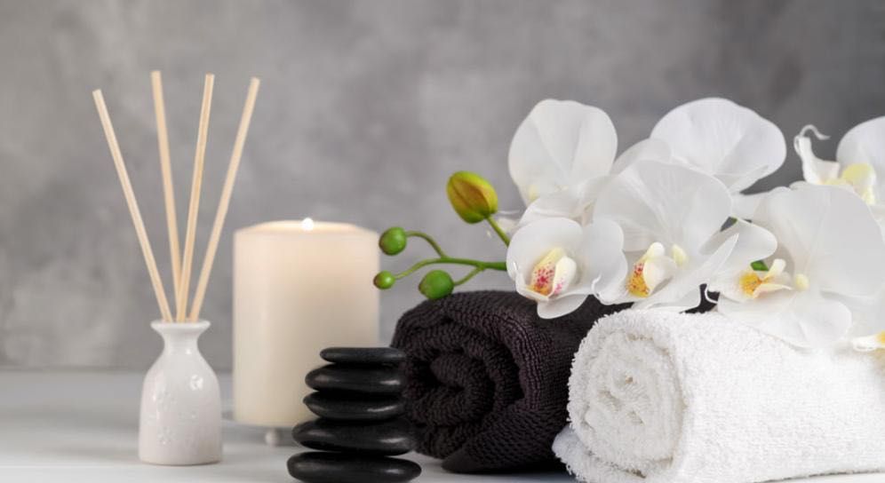 Massagem relaxante com profissional de massagem .