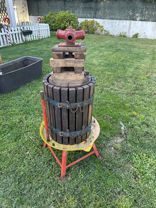 Prença pequena em bom estado