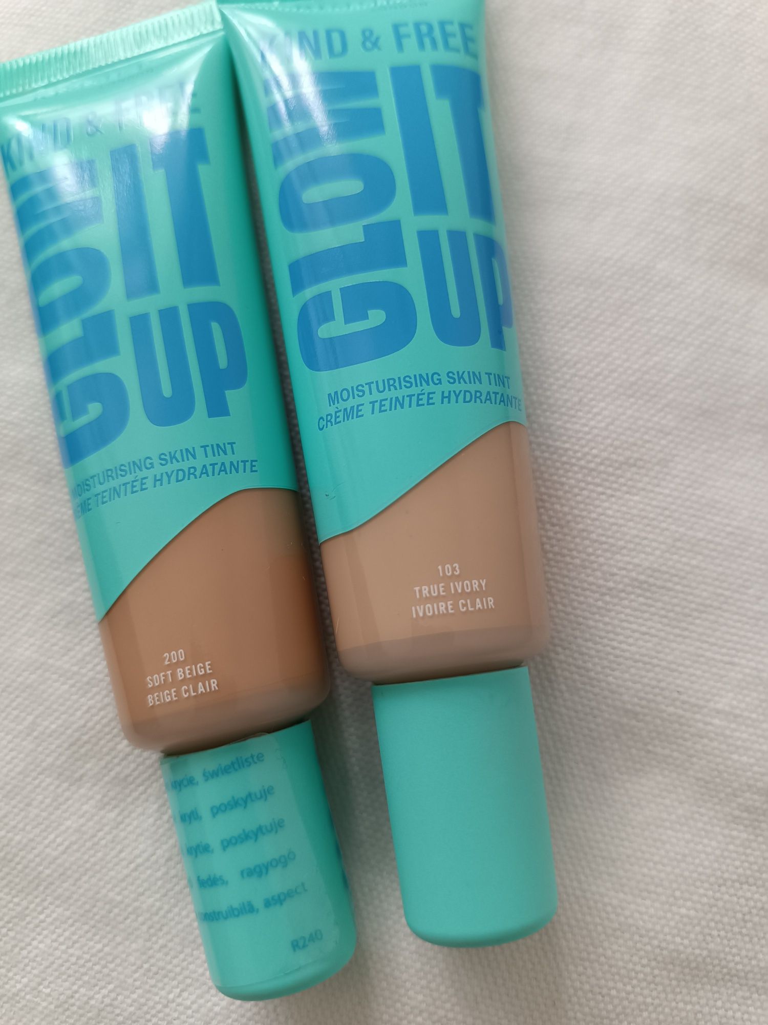 Dwa podkłady Rimmel Kind &free glow it up 200 i 103