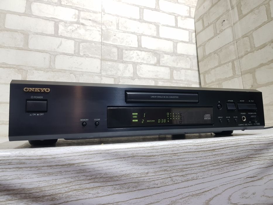 Програвач CD дисків ONKYO DX-7333, б/у з Німеччини