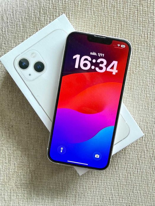 IPhone 13 sem nenhum risco novo c/caixa