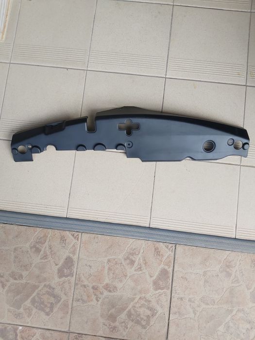 Пластик моторного отсека передней панели Toyota 532950e010