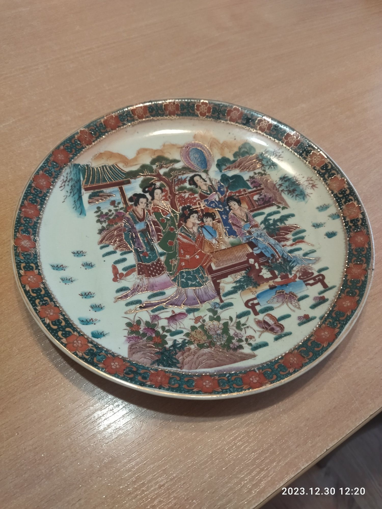 Chiński talerz ceramiczny