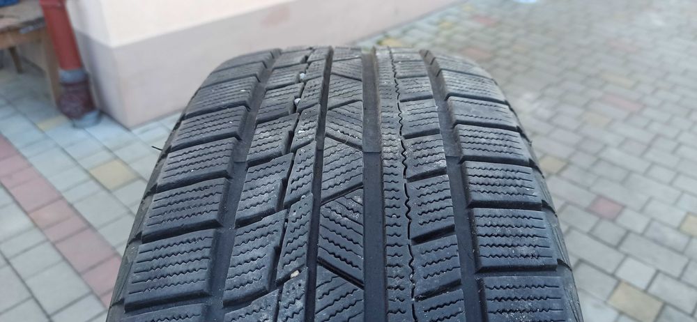 Opony zimowe Firemax 225/55 R16