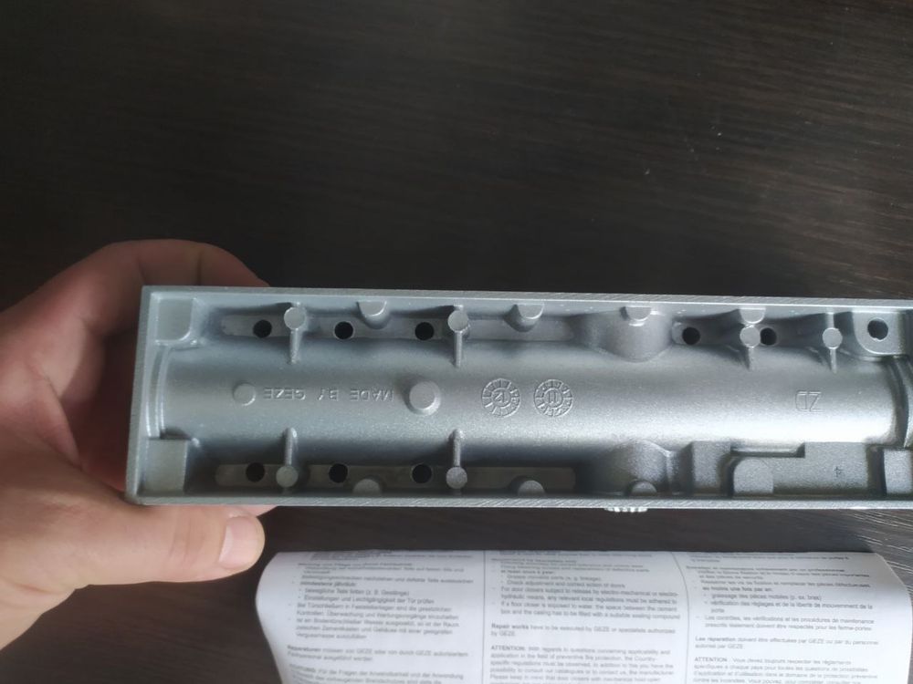 Дверні доводчики GEZE TS 2000 V BC