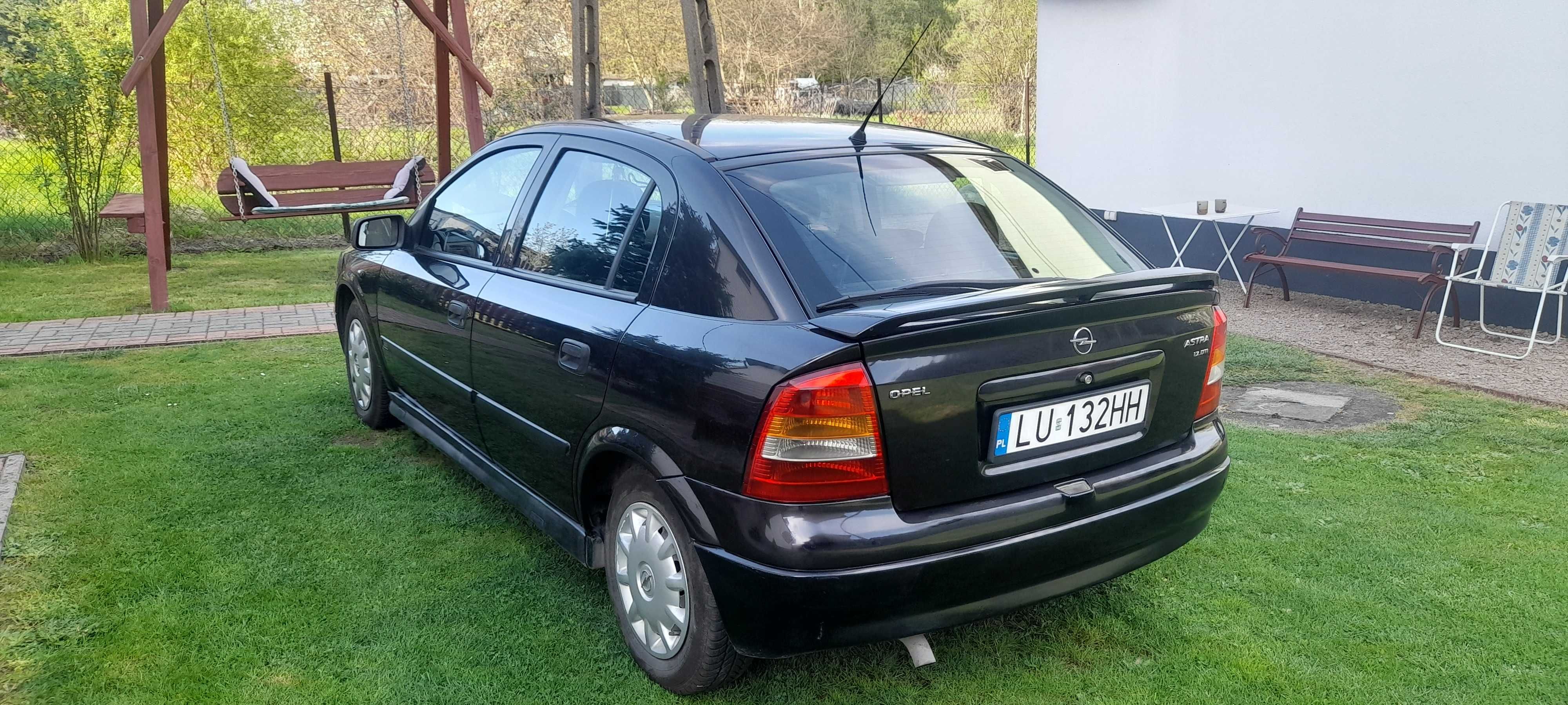 Opel Astra 1,7 diesel w bardzo dobrym stanie.