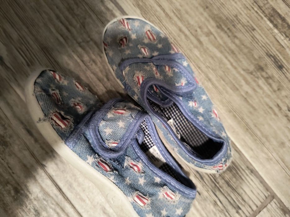 Дитячі текстильні тапки в садок