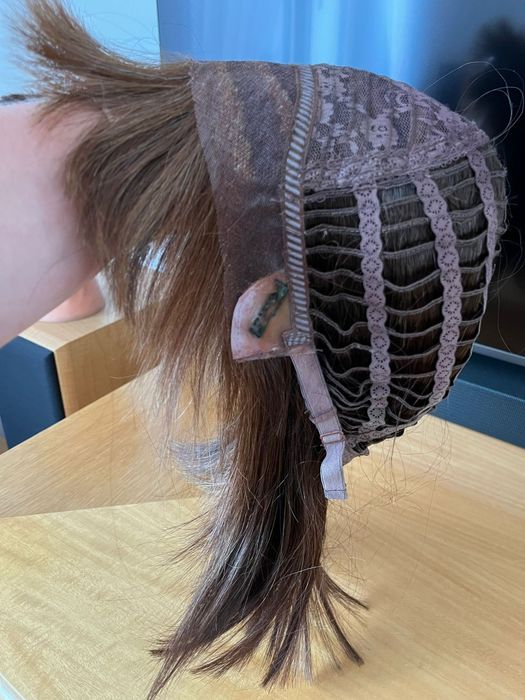 Peruka medyczna, włosy syntetyczne w połączeniu z naturalnymi