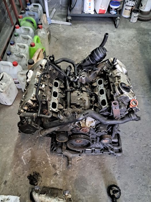 Silnik audi a6c6 2.4 FSI BDW (urwany zawor )