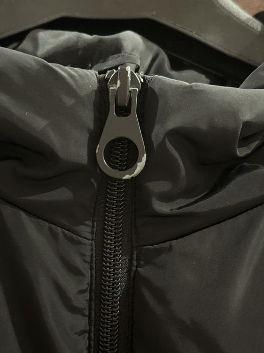 Зимова жіноча куртка