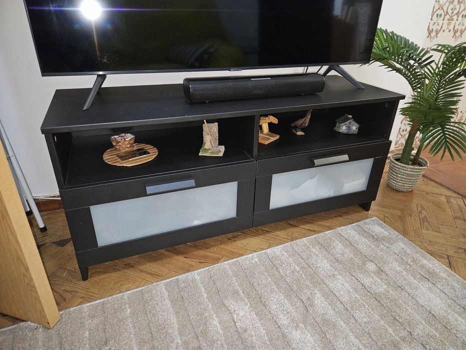 Móvel de tv Ikea com 2 gavetas