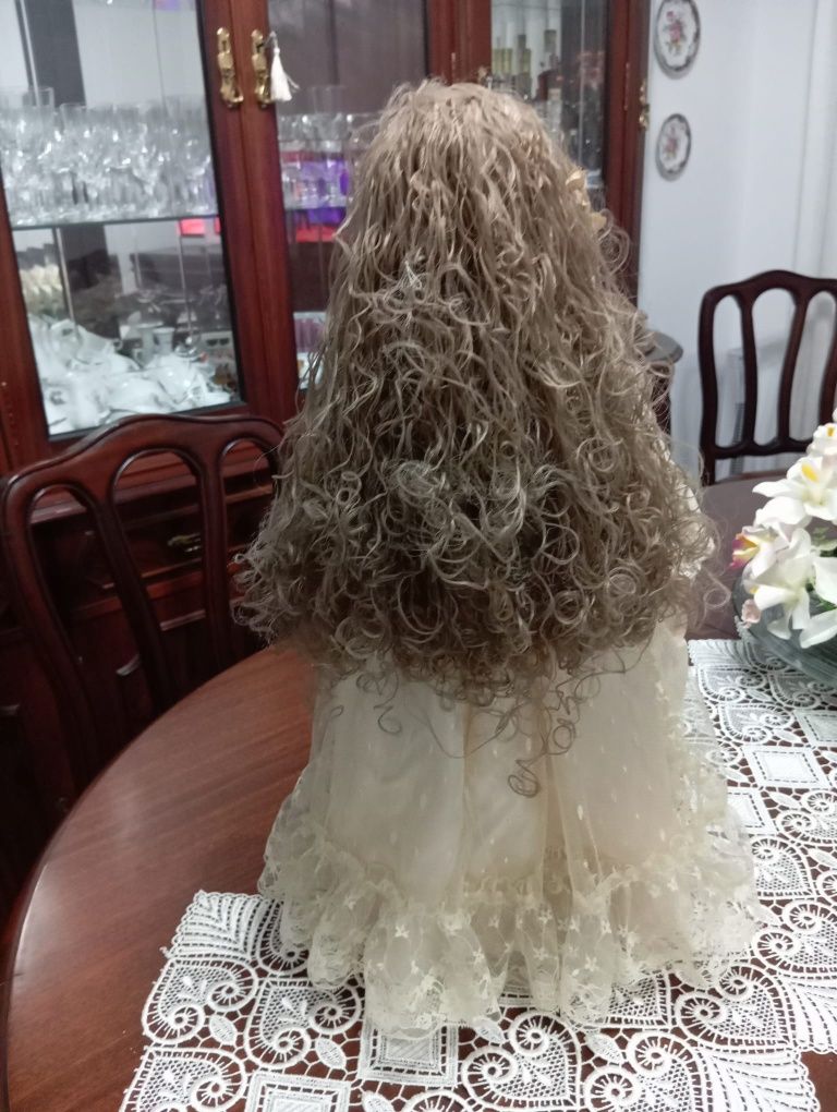 Boneca porcelana