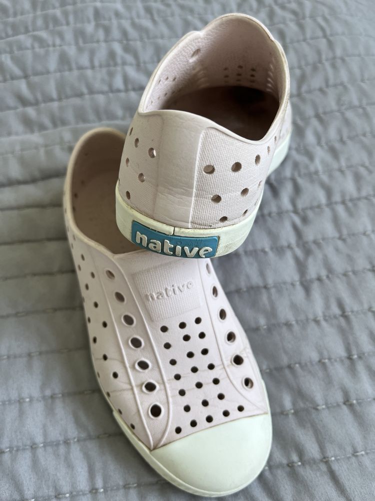 Trampki Native C12, 29, lepsze niż Crocs