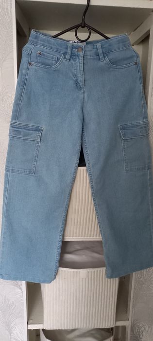 Джинсы на девочку на 11-13 лет.