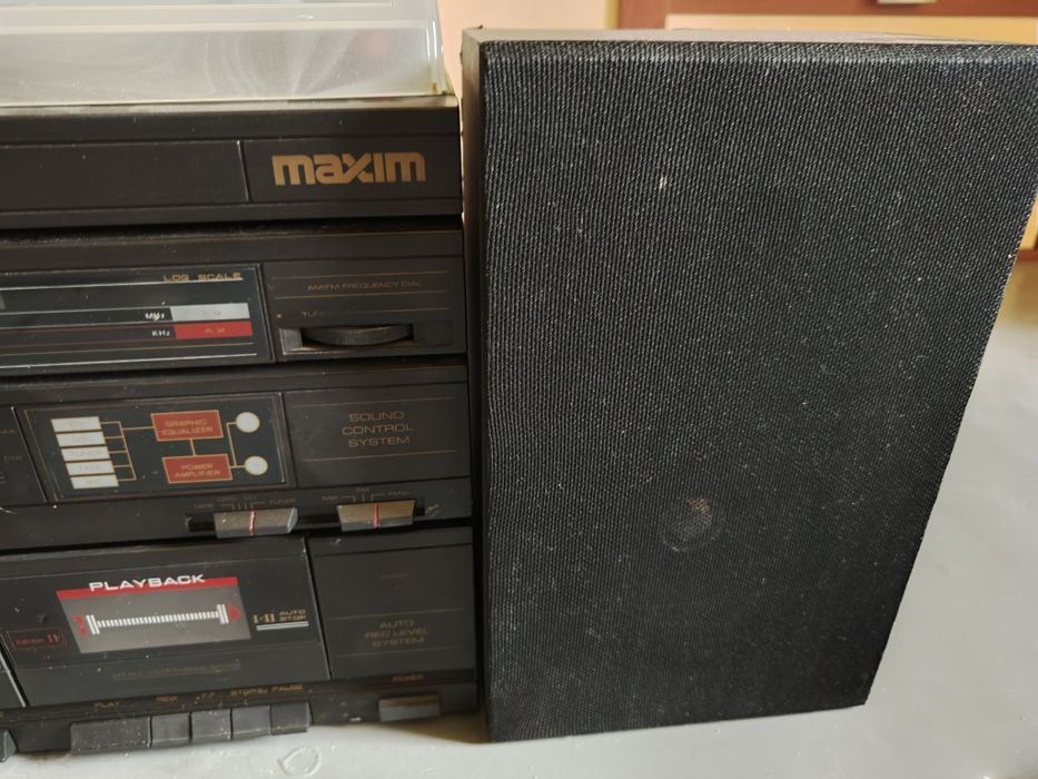 Wieża LG i wieża Maxim