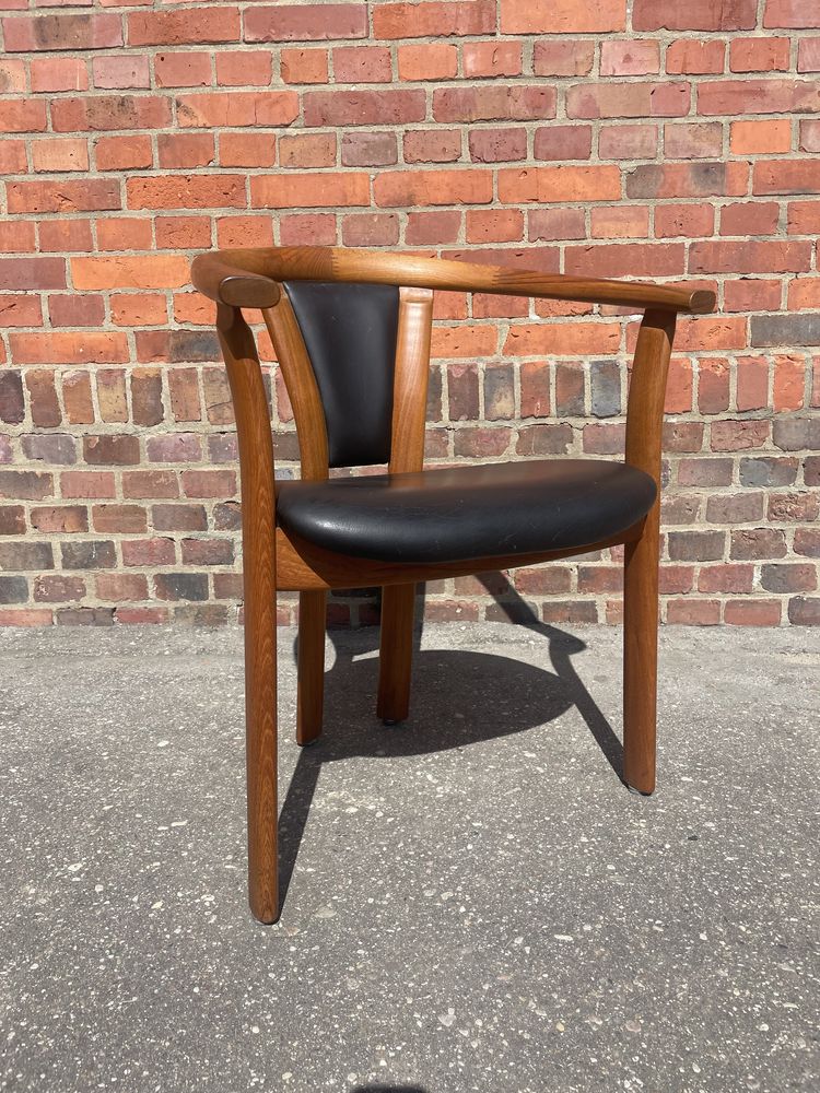 Tekowe krzesło z podłokietnikami/fotel duńskiej marki Ansager. Vintage