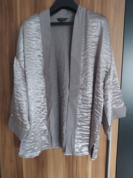 Kimono narzutka satynowa z szerokim rękawem River Island