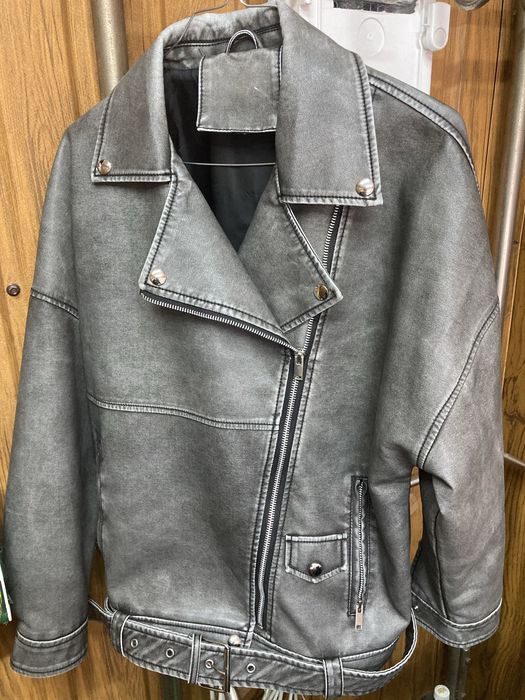 Шкіряна сіра косуха стильна куртка