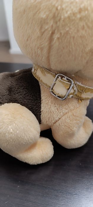 Cão peluche, marca The Dog. Será limpo antes de enviar.