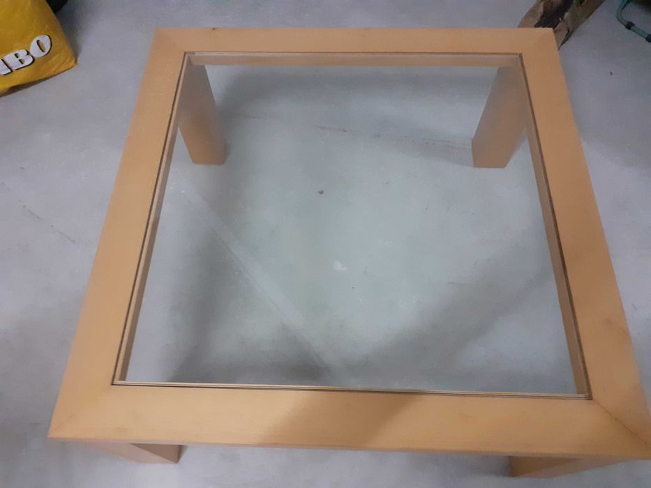 Mesa de centro em madeira maciça