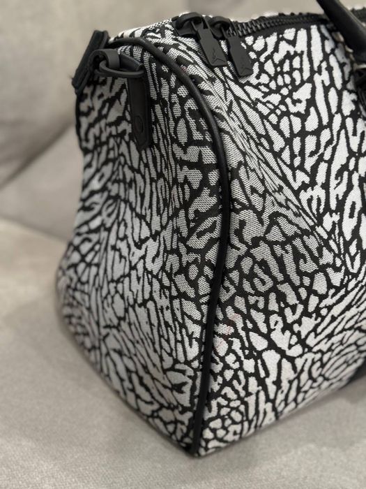 Сумка Jordan ICON DUFFLE BAG (40L) Nike Kobe