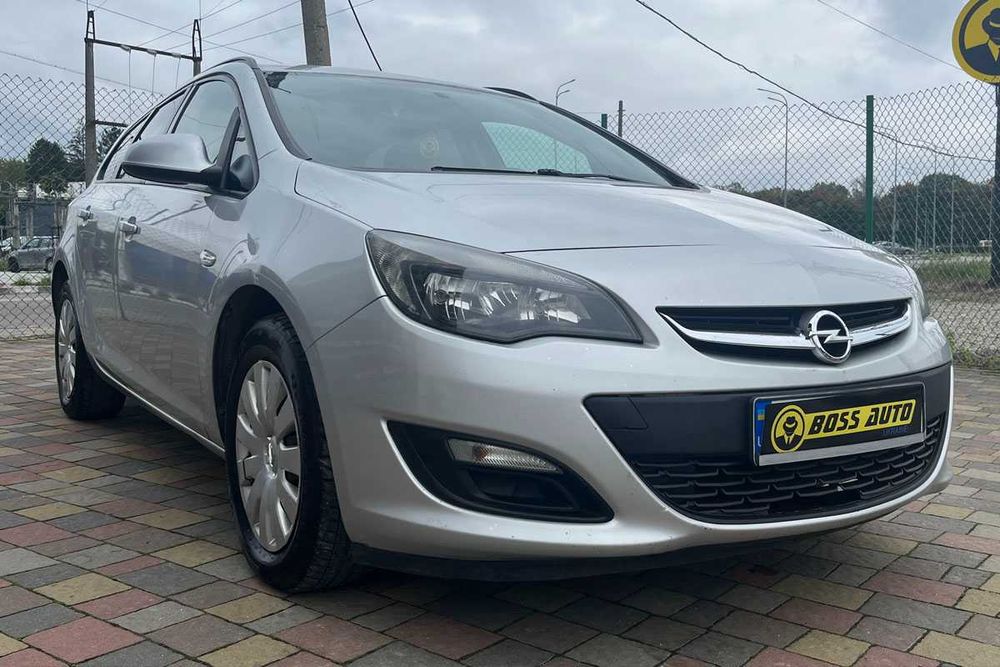 Opel Astra 2013 рік