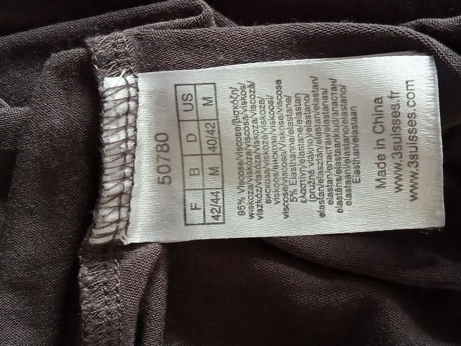 Bluzka damska z pięknie układającym się dekoltem 42/44