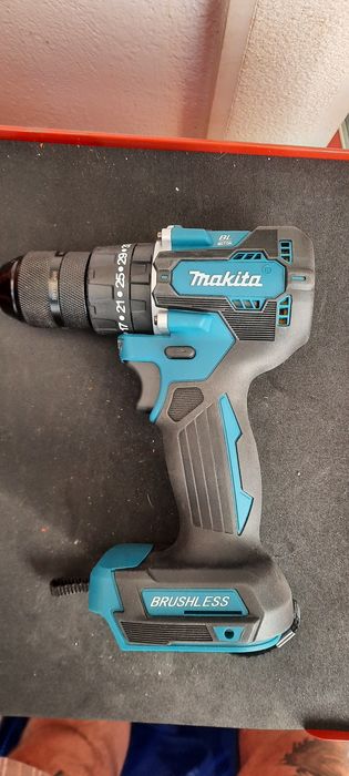 Makita berbequim com martelo sem escovas