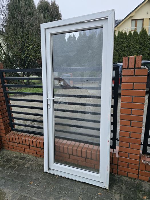 Drzwi  90x200 plastikowe PCV lewe