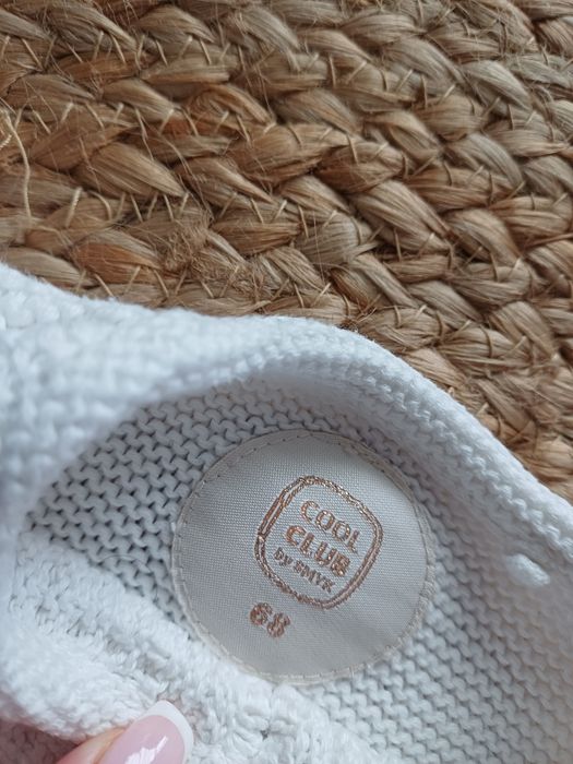 Piękny sweterek na chrzest cool club r 68