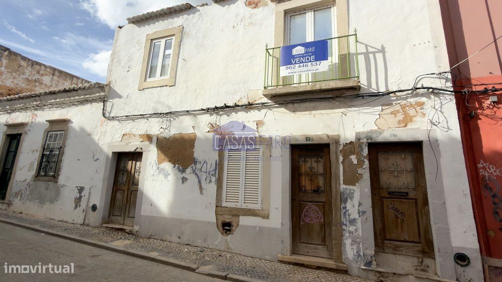 Prédio em Faro com projecto aprovado para a construção de 3 apartament