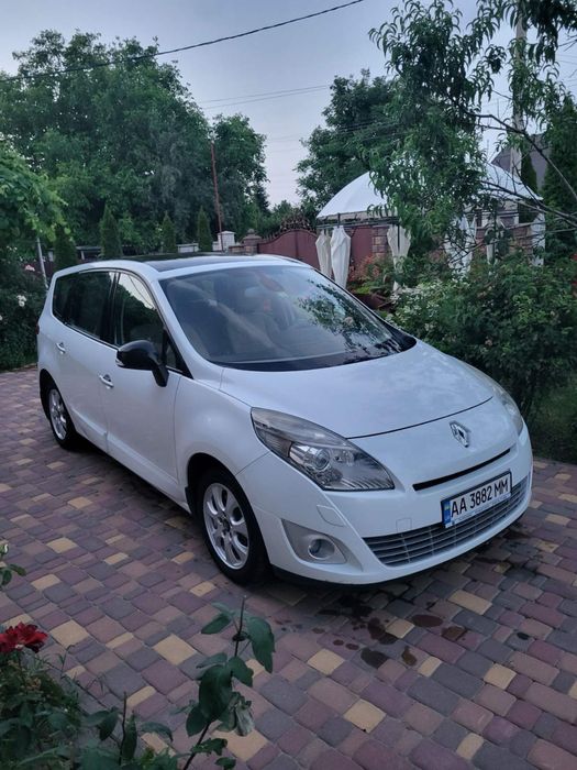 Renault Grand Scenic 2011 1.5 cdi K9K автомат