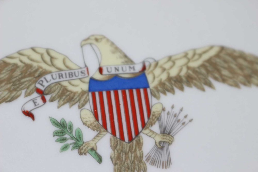 Rara Conserveira Vista Alegre Mottahedeh Diplomatic Eagle 17,8 cm