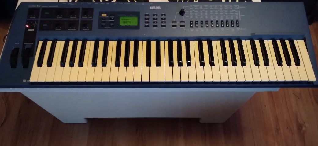 Syntezator Yamaha CS1x , stan bdb