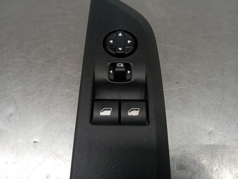 Comando / botão / interruptor vidros frente esquerdo PEUGEOT 208 II