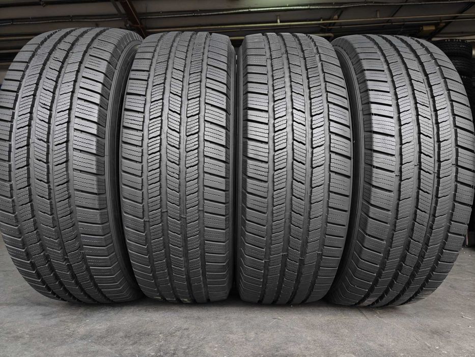 R20 265 60 шини всесезонні Michelin Defender LTX M/S з авто з США