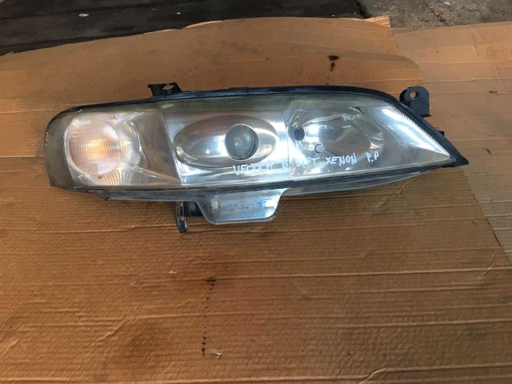 Lampa xenon Opel Vectra b Lift